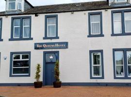The Queens Hotel，位于Cardenden的酒店
