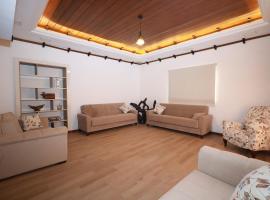 Panoramic Matn Chalet，位于Ḩaql Şāfī的酒店