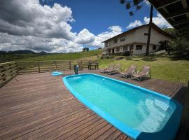 Chales Campestre com Piscina，位于乌鲁比西的酒店