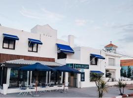 Nuevo Hotel del Faro Punta del este，位于埃斯特角城的带停车场的酒店