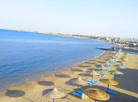 Sunny Beach Cecelia Resort，位于赫尔格达的酒店