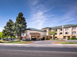CASH REWARDS INN & SUITEs，位于罗斯威尔的酒店