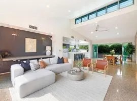Lily Pad Retreat - A Luxe Poolside Parap Oasis