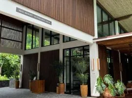 Modern 2-Bedroom Rainforest Suite With Balcony