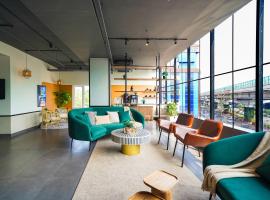 Olive Hotel Benz Circle, Vijayawada by Embassy Group，位于维杰亚瓦达的酒店