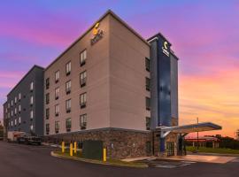 Comfort Inn & Suites Nashville，位于贝尔维尤的酒店