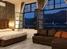 Living Lake Como-Rooms&Parking，位于科莫的酒店