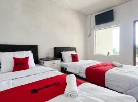 RedDoorz Syariah at jalan Dieng 5，位于Kejajar的酒店