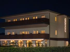 Hotel Belvedere Thiene，位于蒂耶内的酒店