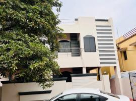 Anantam - cozy villa stay，位于杜尔格的酒店