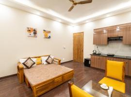 Lime Tree Luxury One Bed Room Apartment with kitchen - City Centre Noida Sector 50，位于诺伊达的公寓