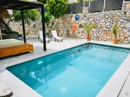 Spacious Maistrali Villa, private pool & garden