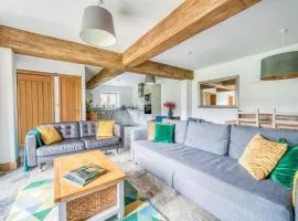 Stunning Cottage in New Forest with Log Burner