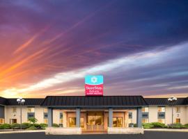 SureStay Plus Hotel by Best Western McGuire AFB Jackson，位于Cookstown的酒店