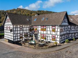 Garni Hotel im Fachwerkhof，位于锡默拉特的酒店