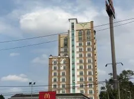 Private Studio Viana Court Service Apartment 4 with private parking
