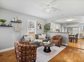 Sylvan Lake Nook Family-Friendly and Close to Beach，位于西尔万湖的酒店