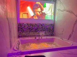 Black House B Jacuzzi，位于拉多姆的酒店