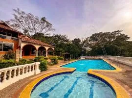 Finca Villa Salma - AC, Piscina, 18 Personas