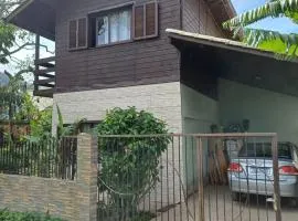 Suíte Ampla em Casa Familiar com acesso a Lagoa