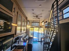 Sun TinyHouse E Pahrump，位于帕伦普的酒店