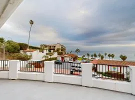 1BR Ocean-View Apt - Walk to Beach, Shops and Pier