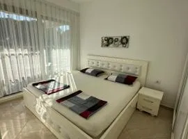 Gjiri i Lalzit Lura 3 Apartment Toni