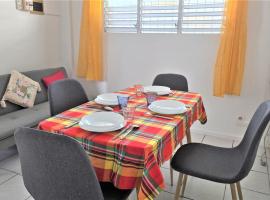 Suite familiale 4 personnes chez l'habitant - Sports & aéroport à proximité，位于勒拉芒坦的酒店