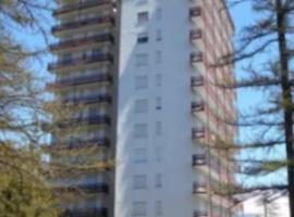 Appartamento immerso nel verde vista panoramica，位于普拉吉拉托的酒店