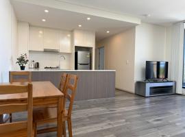 Nice and Clean Apartment with Free Netflix and Parking，位于班克斯镇的酒店