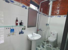 Cat Tien Backpackers Hostel，位于吉仙的酒店