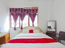 RedDoorz near Gapura Kota Banjarmasin，位于班贾尔马辛的酒店