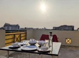 Penthouse Apartments by Cozystays Raja Park