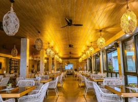 Casa Escondida Anilao Resort And Dive Center，位于马比尼的酒店