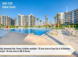 Budget-friendly 2bd Near Expo With A Huge Pool，位于迪拜的酒店