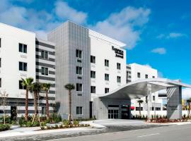 Fairfield Inn & Suites by Marriott Daytona Beach Speedway/Airport，位于代托纳海滩代托纳比奇机场 - DAB附近的酒店