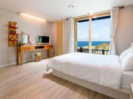 Goseong Sea&Star pension，位于固城的酒店