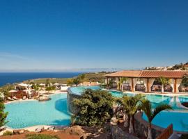 Hacienda del Conde Meliá Collection - Adults Only - Small Luxury Hotels of the World，位于布埃纳维斯塔德尔诺尔特的带停车场的酒店