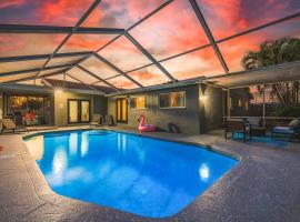 Beach Villa Private pool fire pit 6mi to beach，位于皮内拉斯公园的酒店