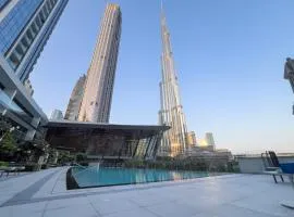 Downtown Luxury - Elegant 1-Bedroom Apartment - 5 Minutes Walk to Dubai Mall