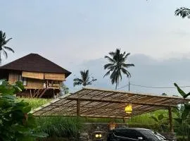 Tengah Uma Villa Sangketan