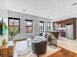 20 MIN to Manhattan! 2BR Luxurious Comfy & Spotless