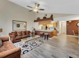 Gorgeous Place Minutes Away from Attractions