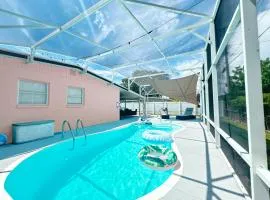 Heated Pool, Lush Breezeway, Bikes, BBQ, Near Beach