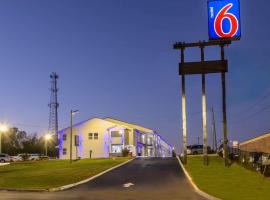 Motel 6-Commerce, GA，位于科默斯的酒店