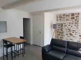 Sublime maison en pierre 12 pers，位于Miniac-Morvan的酒店