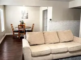 5 Min to Beach & Downtown - Sleeps 5, Budget Stay