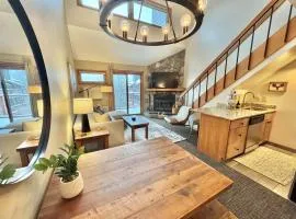 Lutsen Ski-In/Ski-Out | Moose Mtn Views | Hot Tub