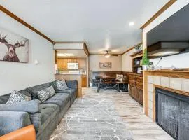 Brian Head Condo with Pool Access - Steps to Resort!