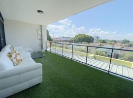 A Cozy 2B2B Apartment near Airport & Train Station，位于悉尼的酒店